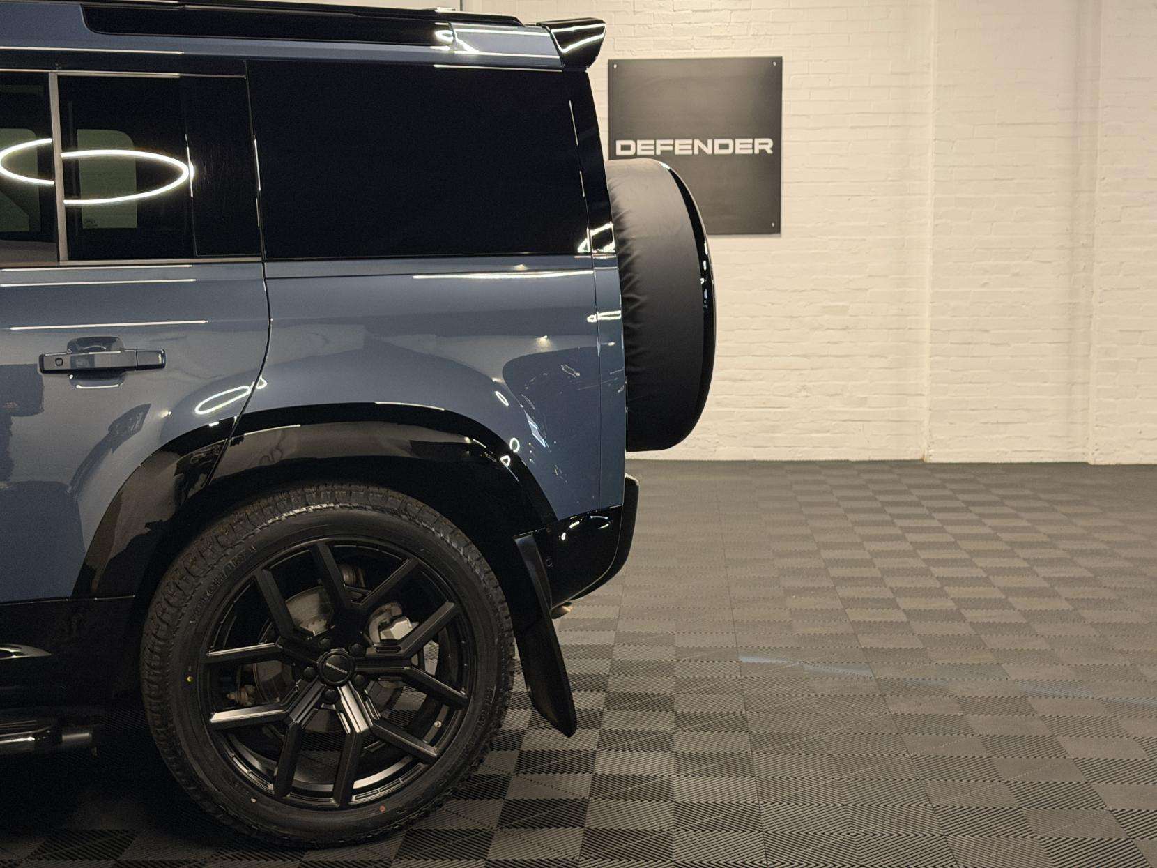 2024 LAND ROVER DEFENDER 110 2024 LAND ROVER DEFENDER 110