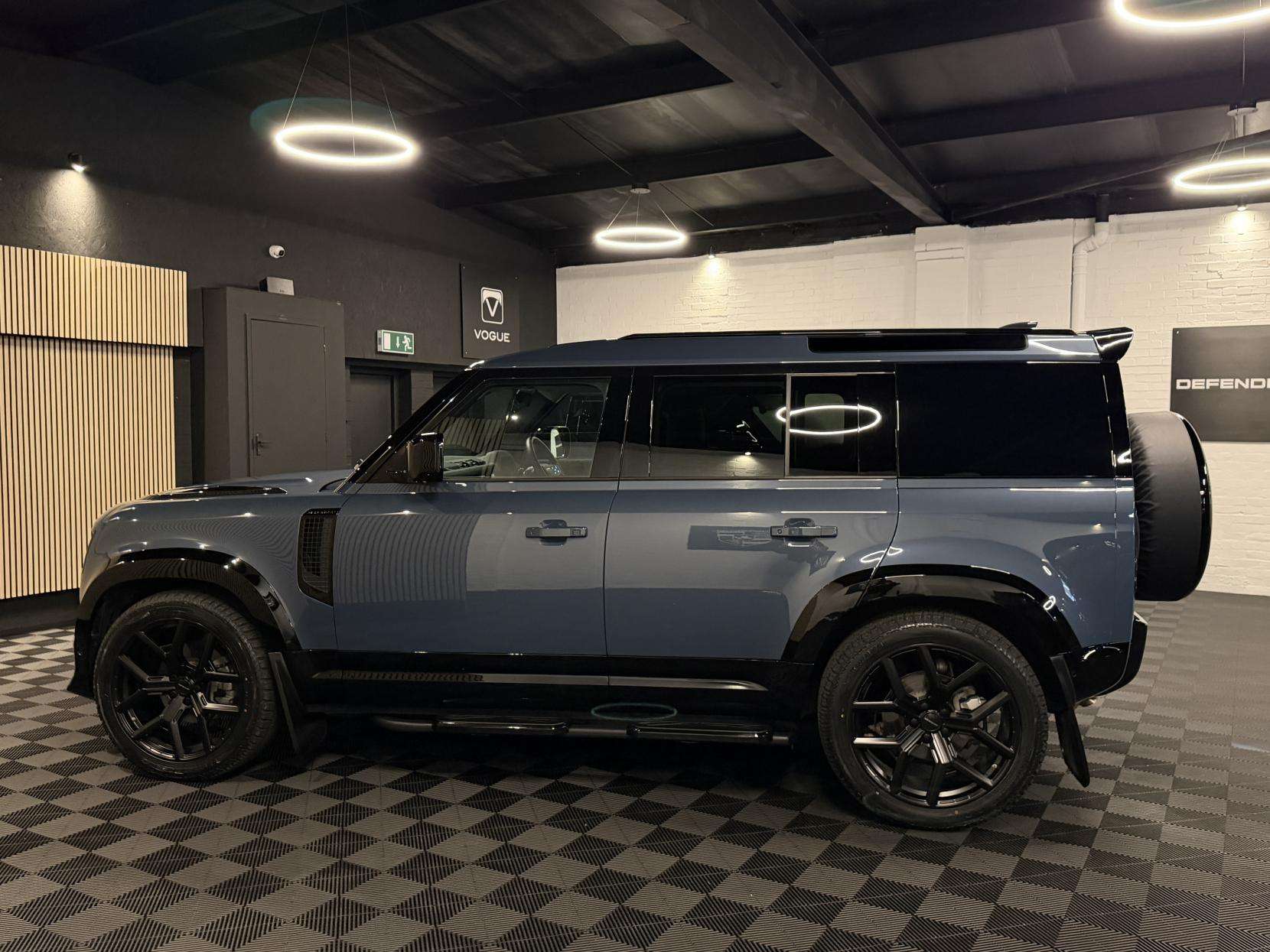 2024 LAND ROVER DEFENDER 110 2024 LAND ROVER DEFENDER 110