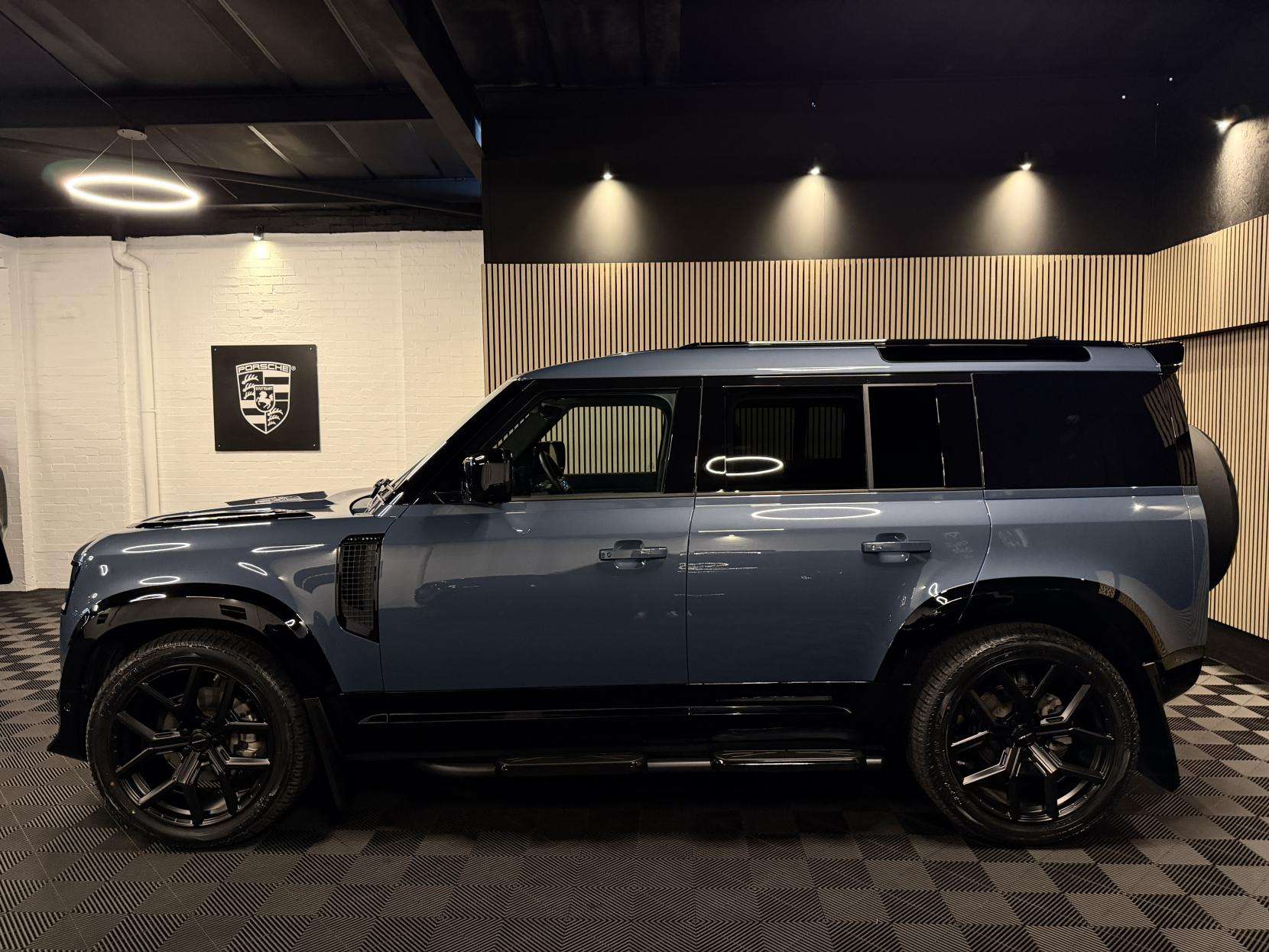 2024 LAND ROVER DEFENDER 110 2024 LAND ROVER DEFENDER 110