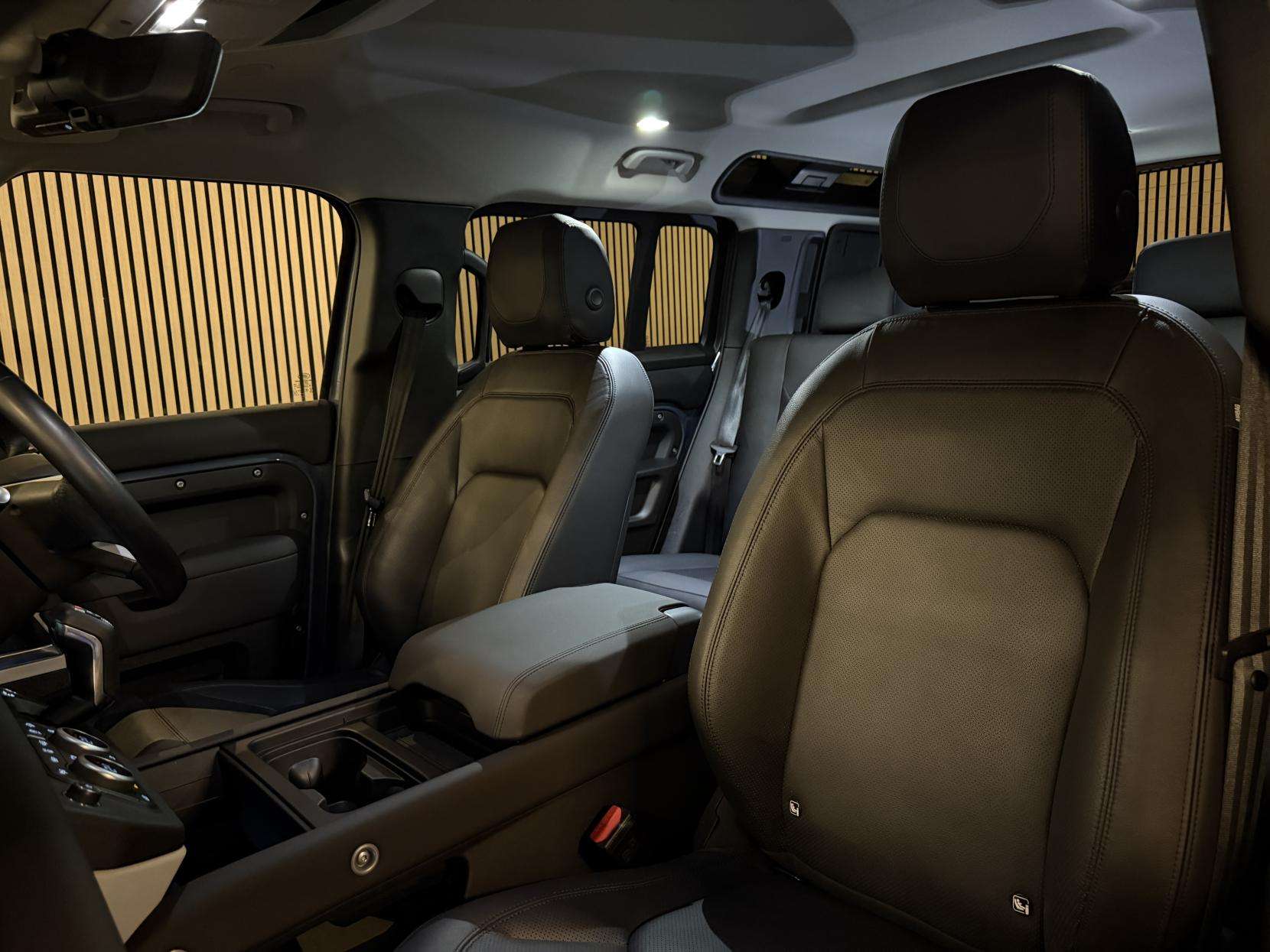 A 2024 LAND ROVER DEFENDER 110 3.0 D250 MHEV SE Hard Top SUV 5dr Diesel Auto 4WD MWB Euro 6 (s/s) (250 ps) A 2024 LAND ROVER DEFENDER 110 3.0 D250 MHEV SE Hard Top SUV 5dr Diesel Auto 4WD MWB Euro 6 (s/s) (250 ps)