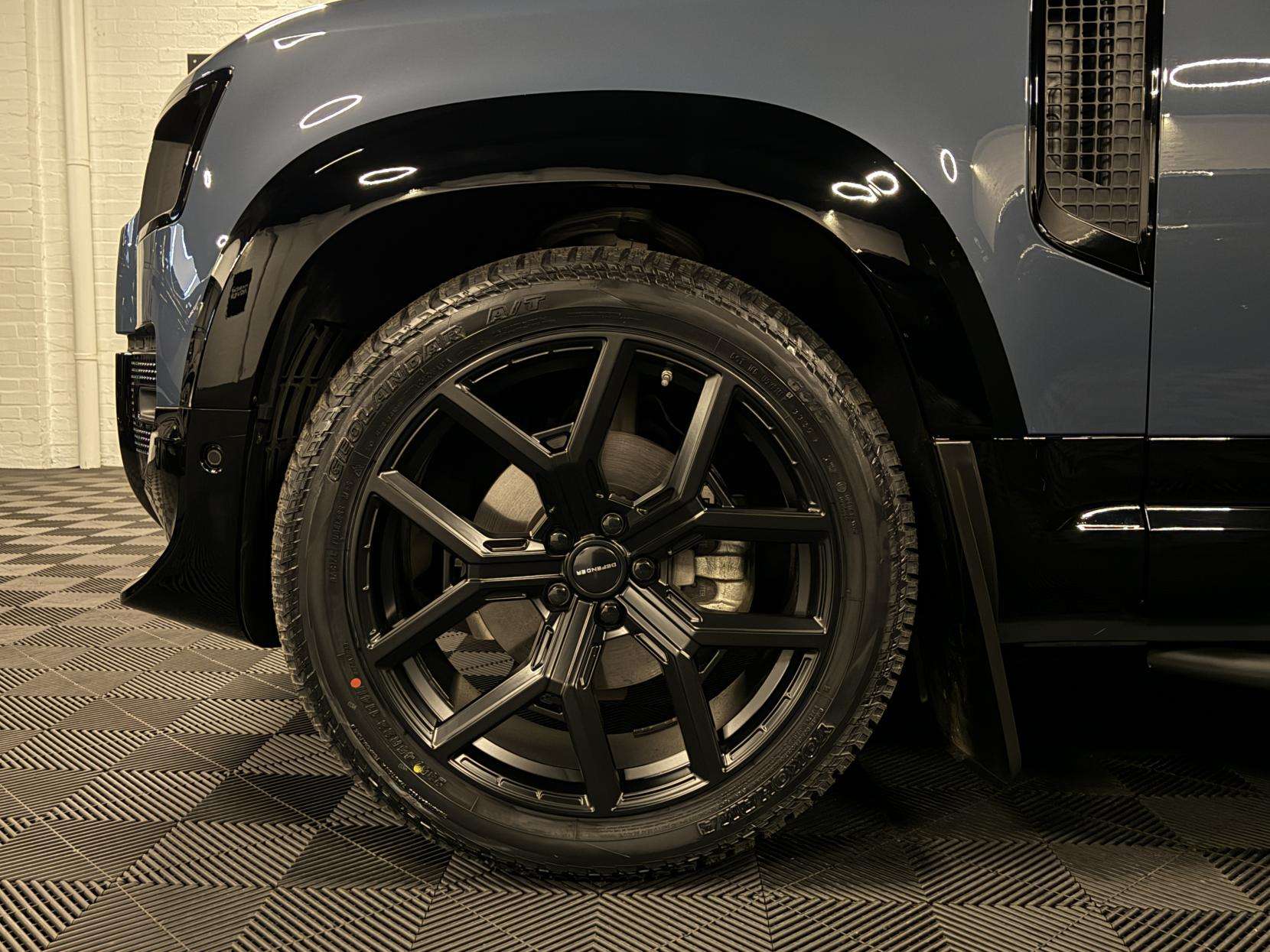 2024 LAND ROVER DEFENDER 110 2024 LAND ROVER DEFENDER 110