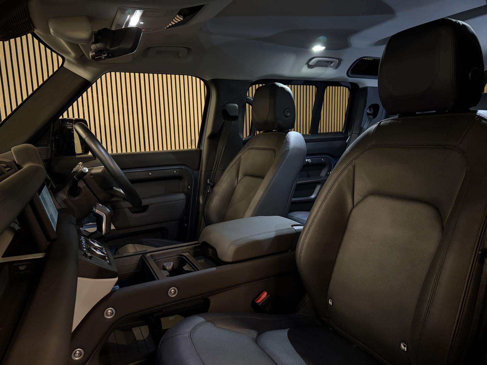 2024 LAND ROVER DEFENDER 110 2024 LAND ROVER DEFENDER 110