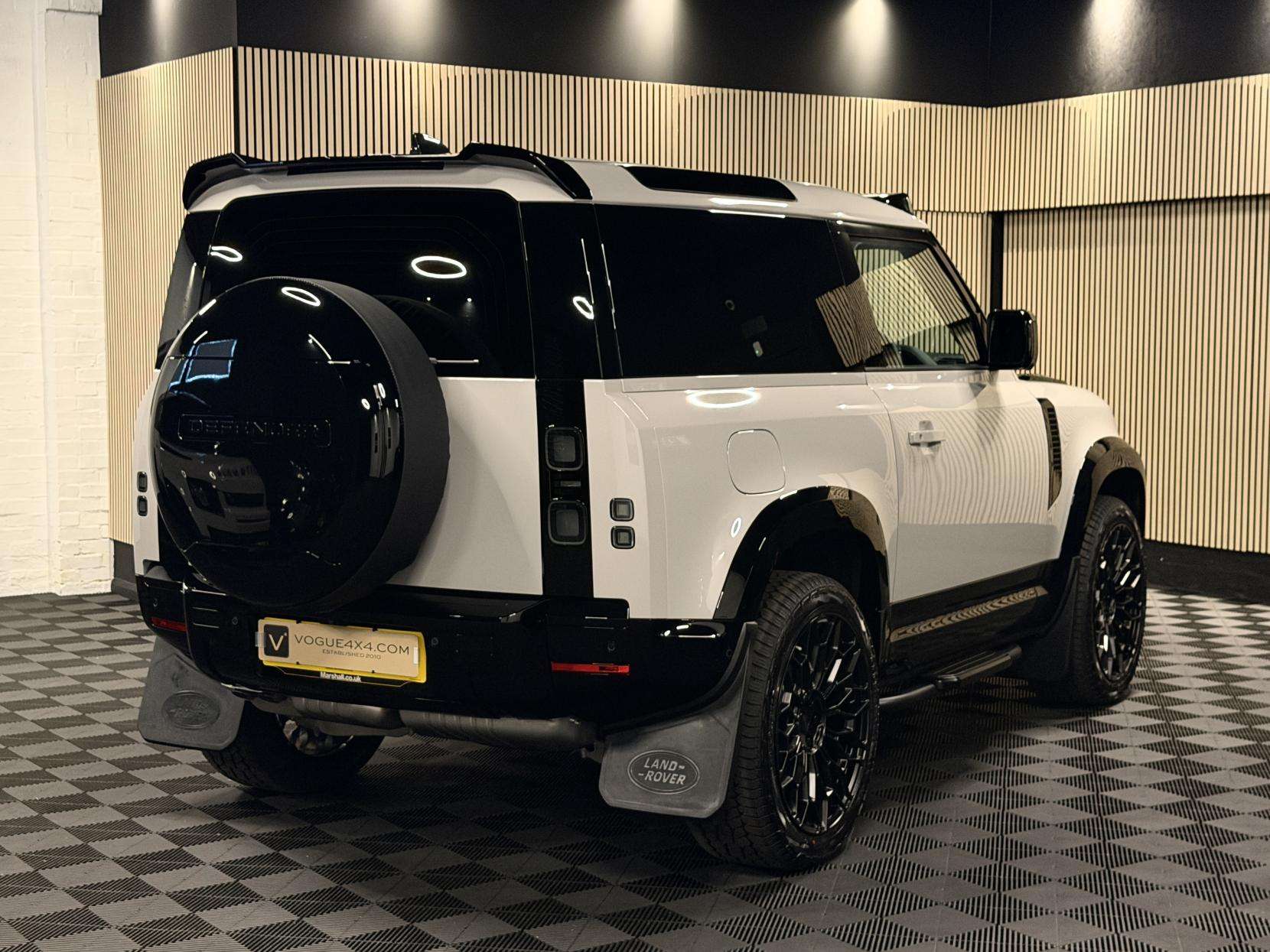 A 2026 LAND ROVER DEFENDER 90 A 2026 LAND ROVER DEFENDER 90
