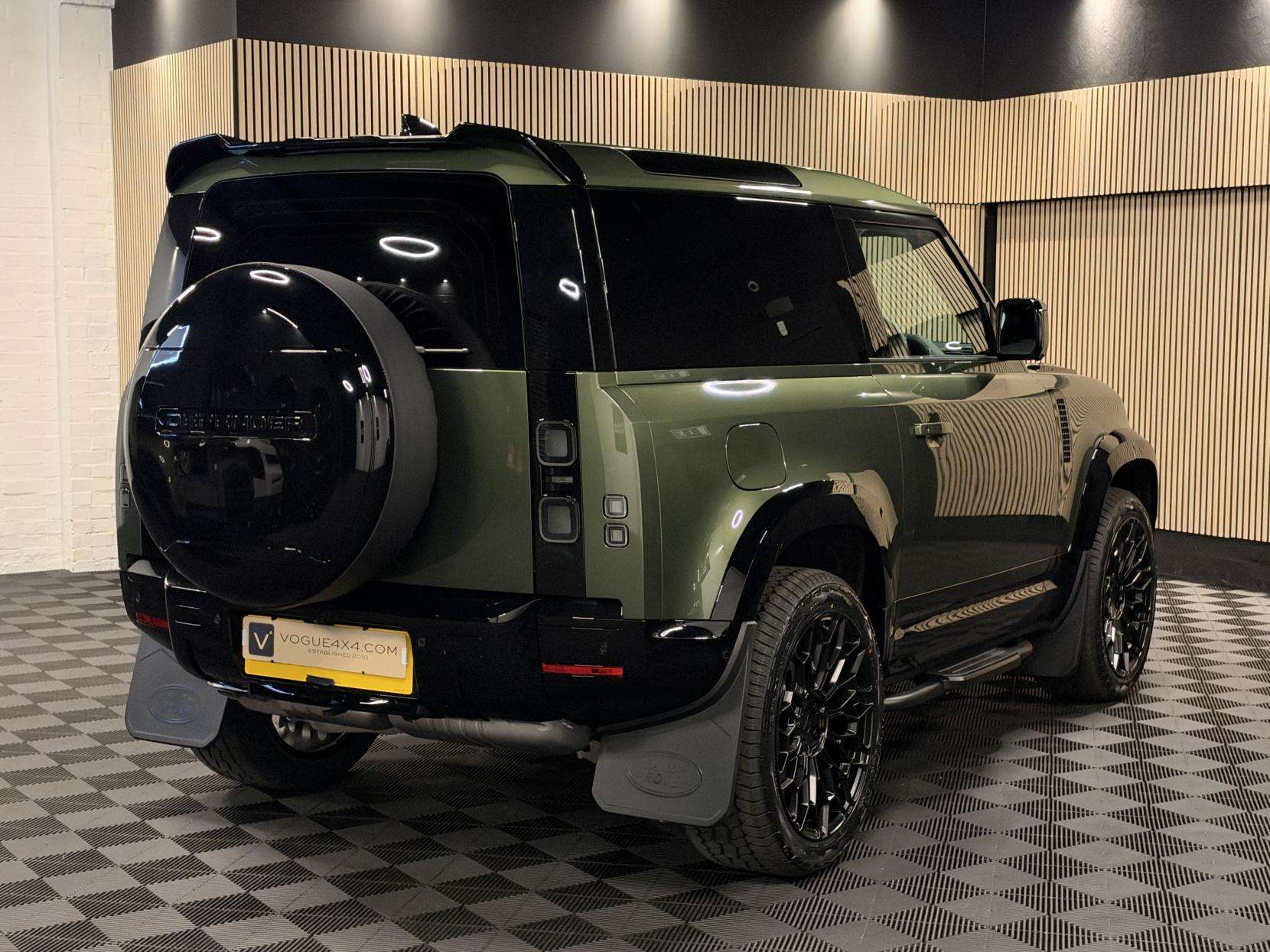 A 2026 LAND ROVER DEFENDER 90 3.0 D250 MHEV S Hard Top SUV 3dr Diesel Auto 4WD Euro 6 (s/s) (250 ps) A 2026 LAND ROVER DEFENDER 90 3.0 D250 MHEV S Hard Top SUV 3dr Diesel Auto 4WD Euro 6 (s/s) (250 ps)