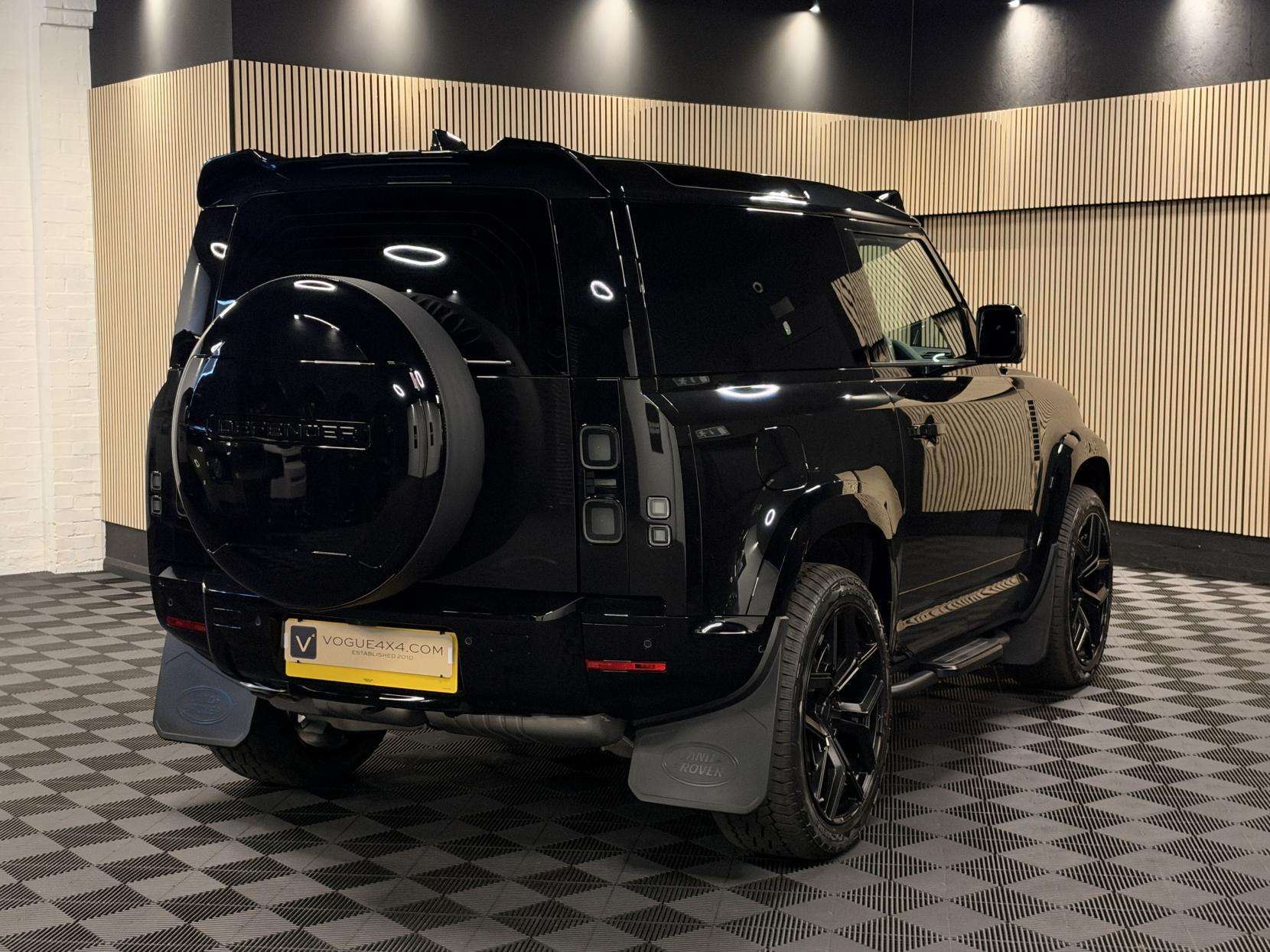 A 2026 LAND ROVER DEFENDER 90 3.0 D250 MHEV S Hard Top SUV 3dr Diesel Auto 4WD Euro 6 (s/s) (250 ps) A 2026 LAND ROVER DEFENDER 90 3.0 D250 MHEV S Hard Top SUV 3dr Diesel Auto 4WD Euro 6 (s/s) (250 ps)