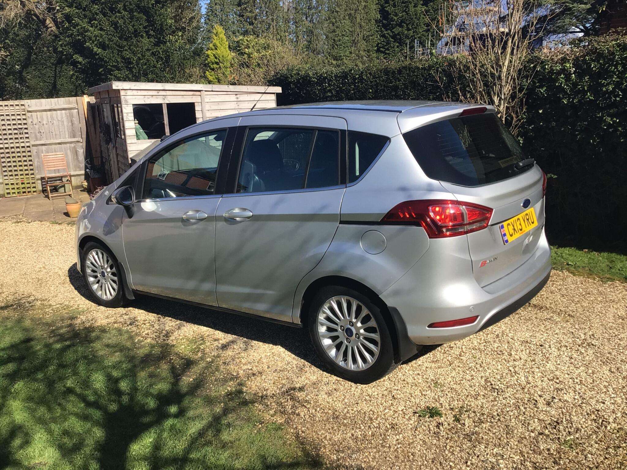 A 2013 FORD B-MAX 1.6 TDCi Titanium Euro 5 5dr A 2013 FORD B-MAX 1.6 TDCi Titanium Euro 5 5dr