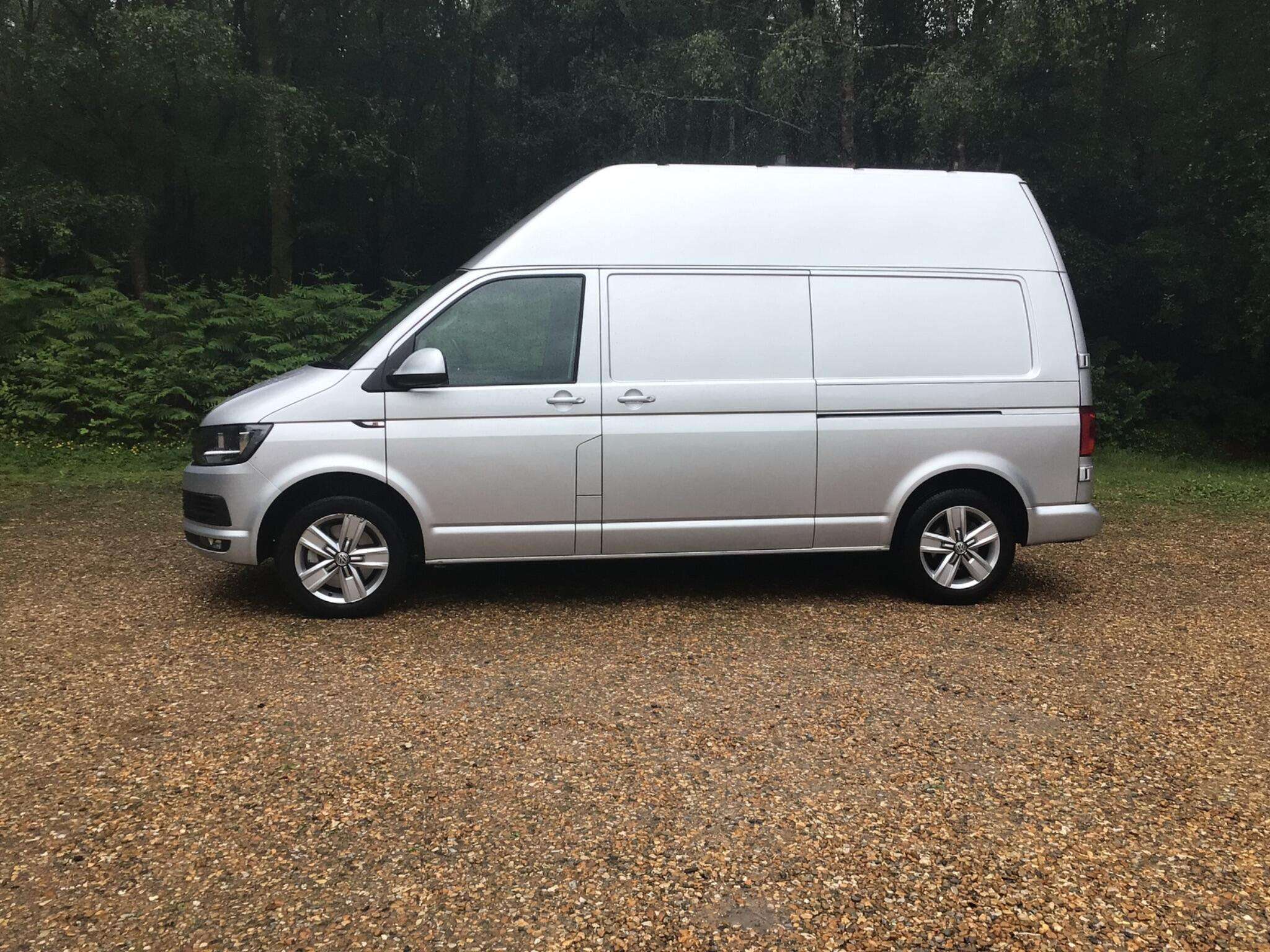 A 2019 VOLKSWAGEN TRANSPORTER 2.0 TDI T32 Highline DSG FWD LWB Euro 6 (s/s) 5dr A 2019 VOLKSWAGEN TRANSPORTER 2.0 TDI T32 Highline DSG FWD LWB Euro 6 (s/s) 5dr