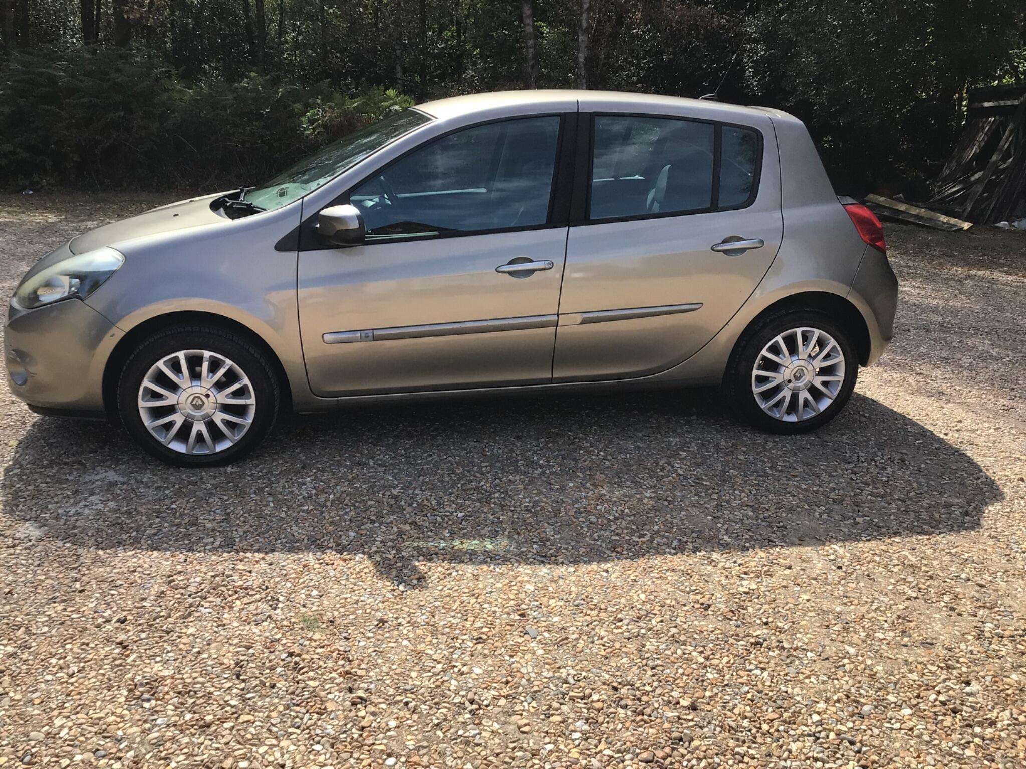 A 2010 RENAULT CLIO 1.5 dCi Dynamique Euro 4 5dr A 2010 RENAULT CLIO 1.5 dCi Dynamique Euro 4 5dr