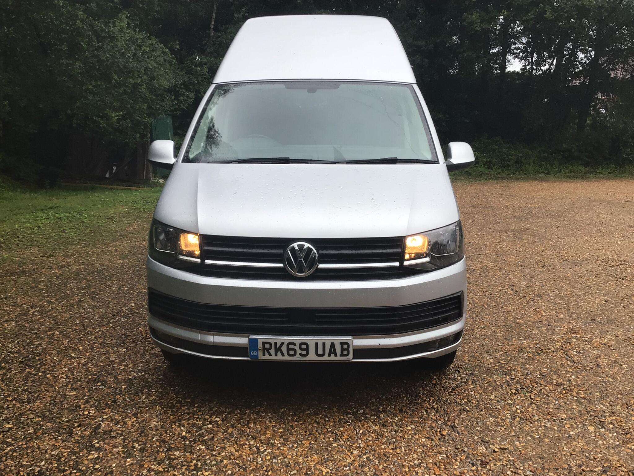A 2019 VOLKSWAGEN TRANSPORTER 2.0 TDI T32 Highline DSG FWD LWB Euro 6 (s/s) 5dr A 2019 VOLKSWAGEN TRANSPORTER 2.0 TDI T32 Highline DSG FWD LWB Euro 6 (s/s) 5dr