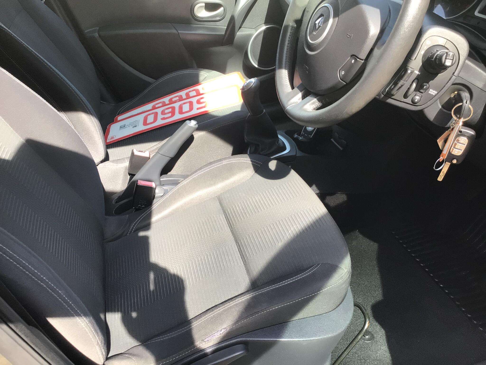 2010 RENAULT CLIO 2010 RENAULT CLIO