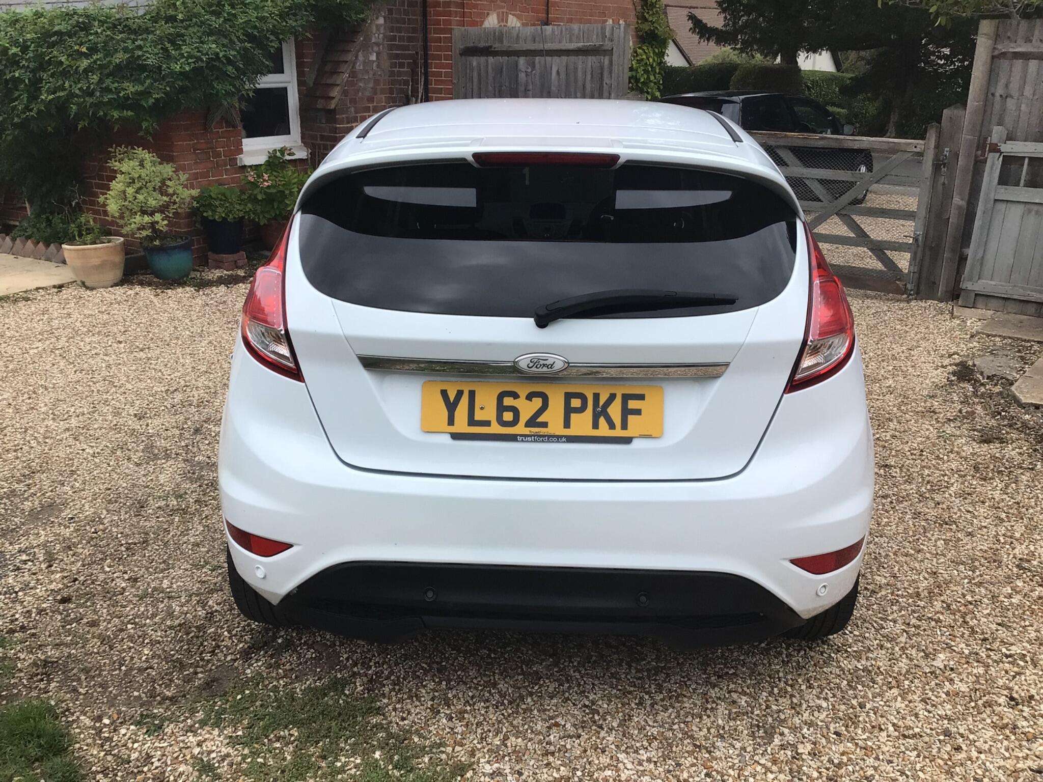 A 2013 FORD FIESTA 1.0 Zetec Hatchback 5dr Petrol Manual Euro 5 (s/s) (80 ps) A 2013 FORD FIESTA 1.0 Zetec Hatchback 5dr Petrol Manual Euro 5 (s/s) (80 ps)