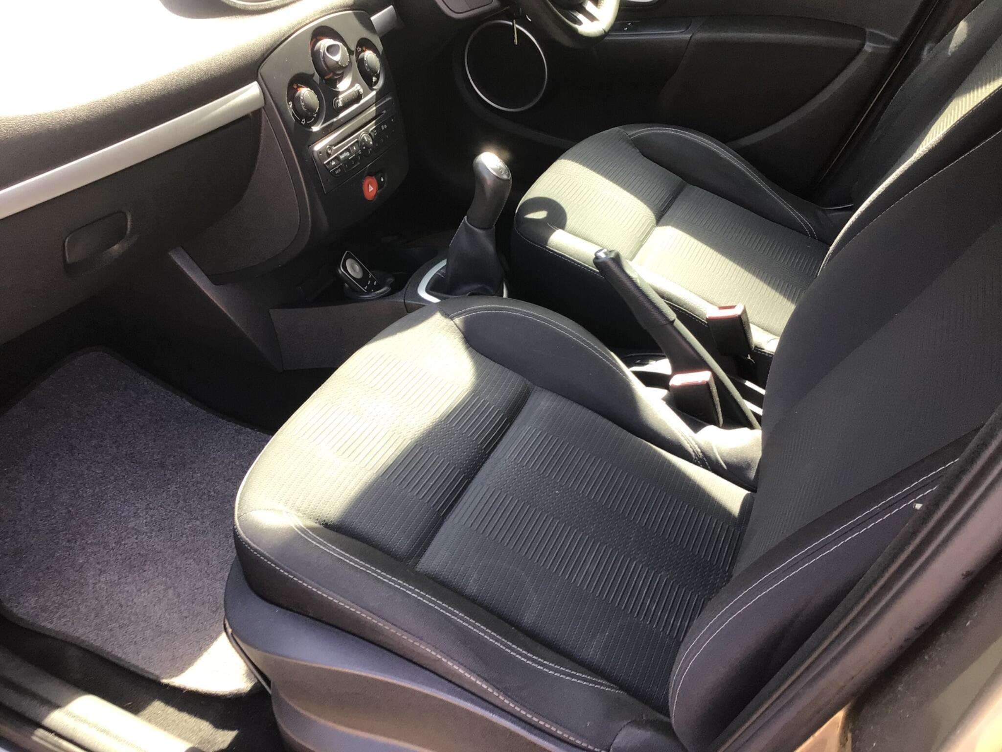 2010 RENAULT CLIO 2010 RENAULT CLIO