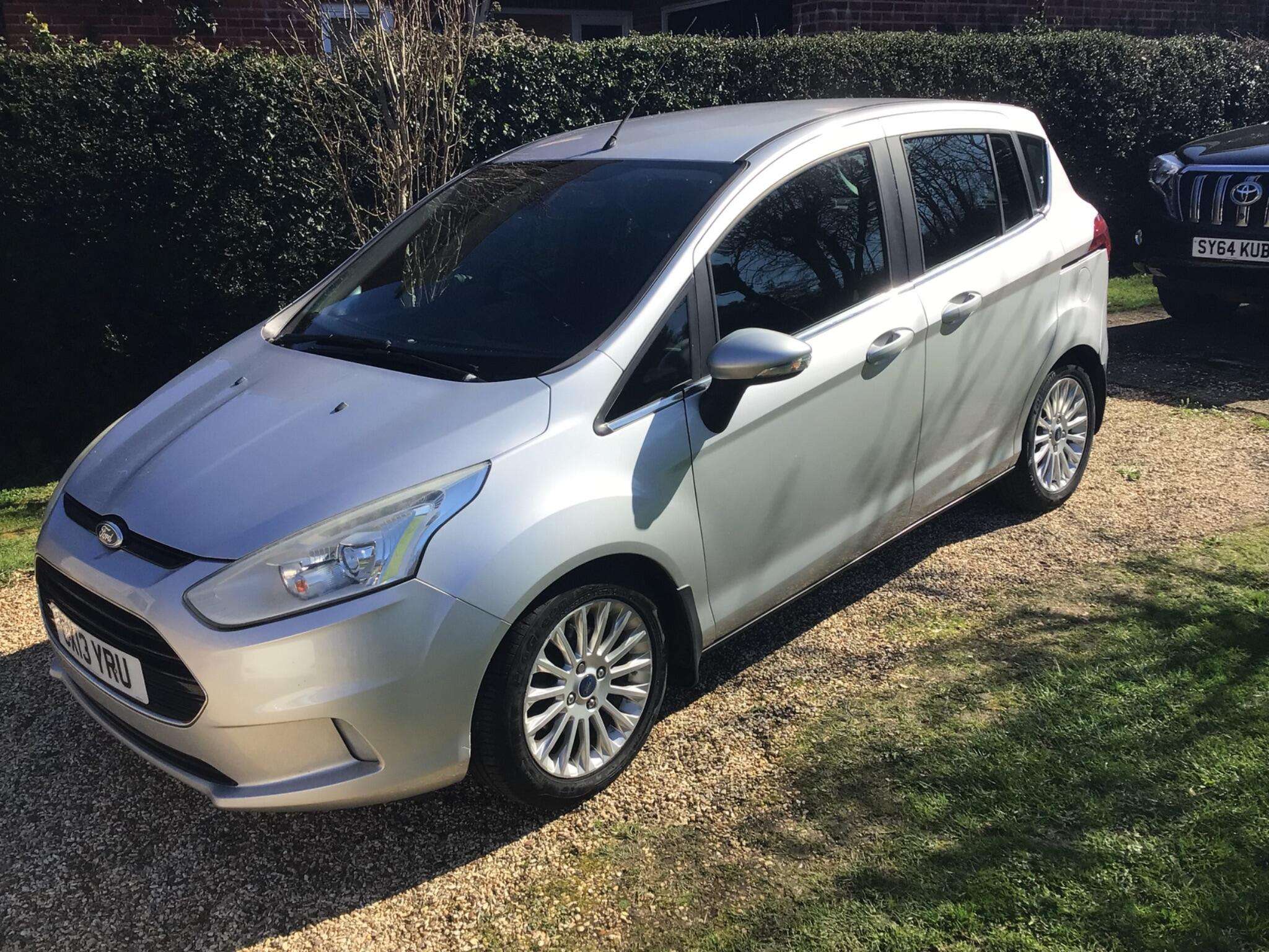 A 2013 FORD B-MAX 1.6 TDCi Titanium Euro 5 5dr A 2013 FORD B-MAX 1.6 TDCi Titanium Euro 5 5dr