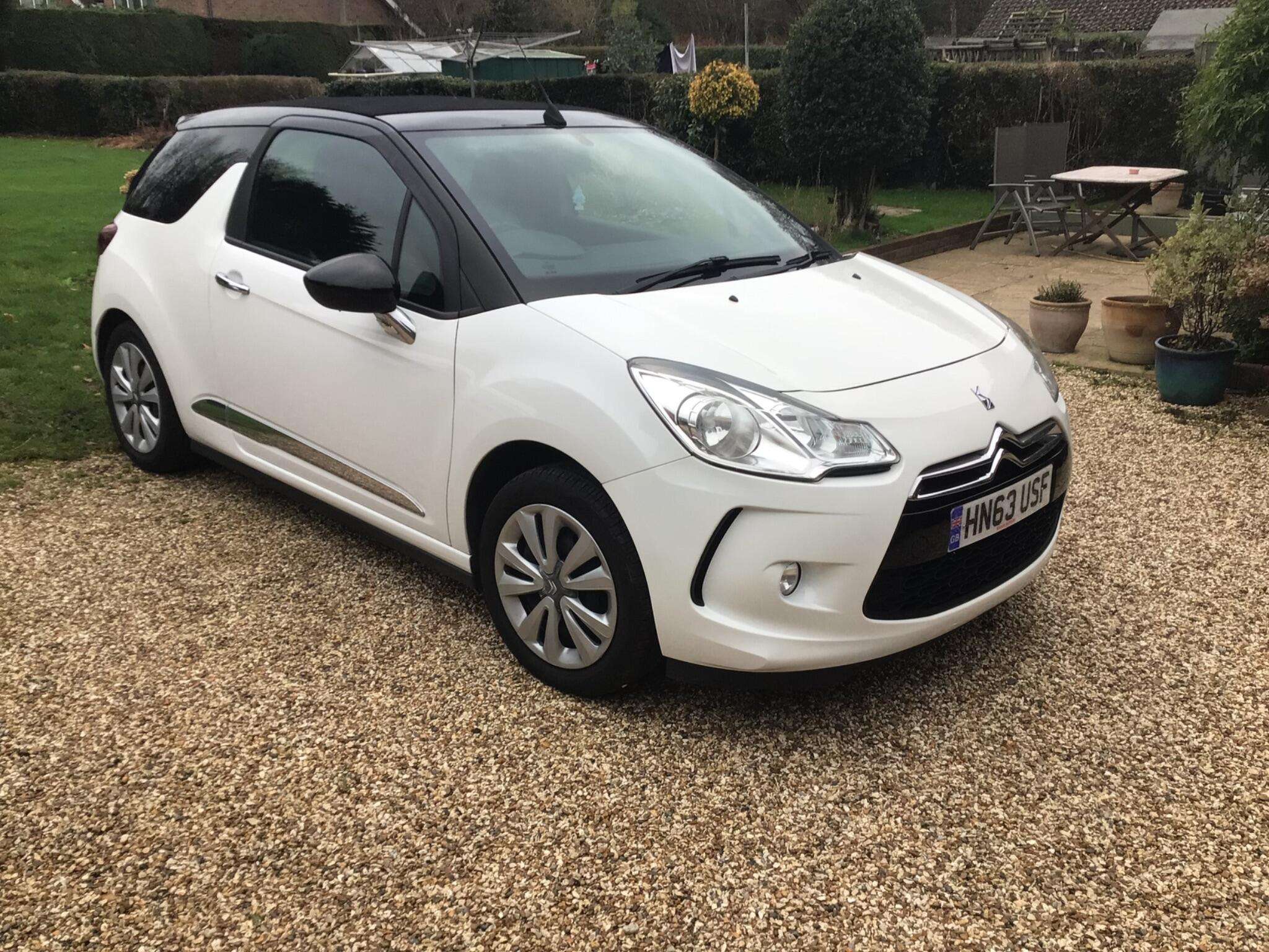 A 2014 CITROEN DS3 CABRIO 1.2 VTi DSign Euro 5 2dr A 2014 CITROEN DS3 CABRIO 1.2 VTi DSign Euro 5 2dr