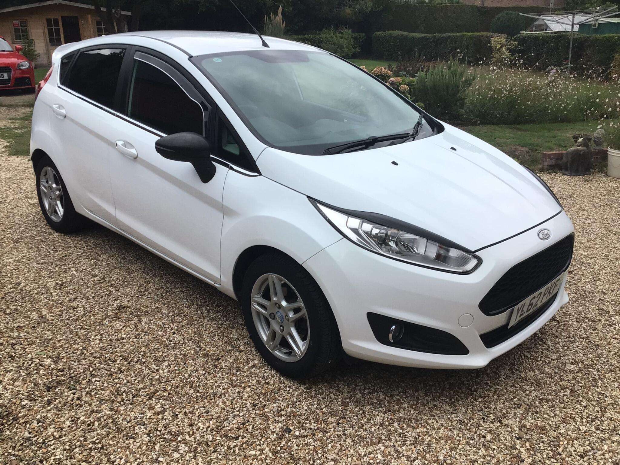 A 2013 FORD FIESTA 1.0 Zetec Hatchback 5dr Petrol Manual Euro 5 (s/s) (80 ps) A 2013 FORD FIESTA 1.0 Zetec Hatchback 5dr Petrol Manual Euro 5 (s/s) (80 ps)