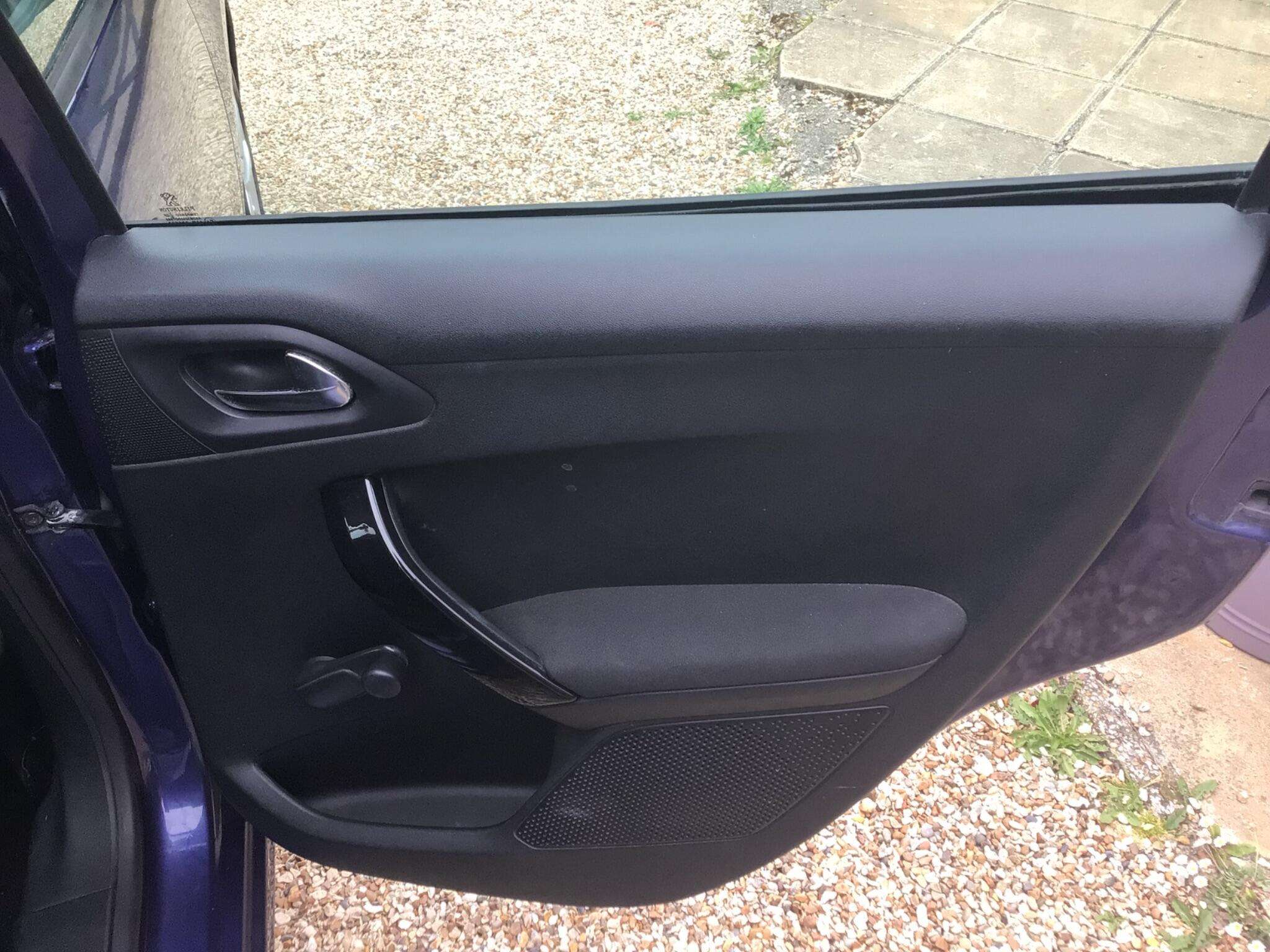 2014 PEUGEOT 208 2014 PEUGEOT 208