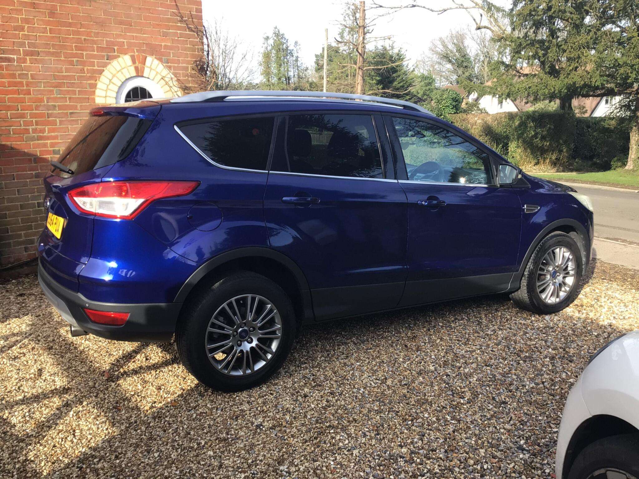 A 2014 FORD KUGA 2.0 TDCi Titanium 2WD Euro 5 5dr A 2014 FORD KUGA 2.0 TDCi Titanium 2WD Euro 5 5dr
