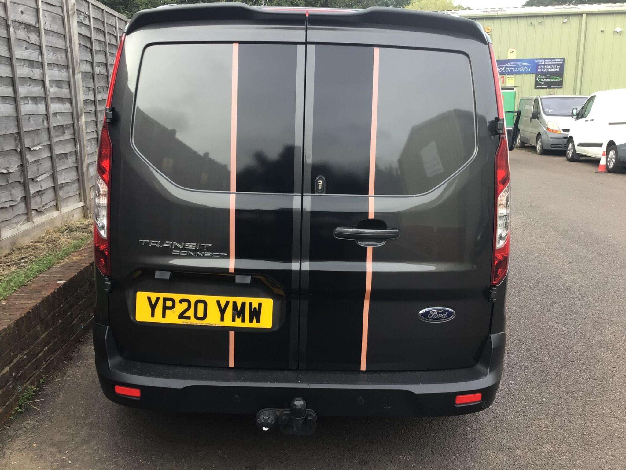 A 2020 FORD TRANSIT CONNECT 1.5 200 EcoBlue Limited L1 Euro 6 (s/s) 5dr A 2020 FORD TRANSIT CONNECT 1.5 200 EcoBlue Limited L1 Euro 6 (s/s) 5dr