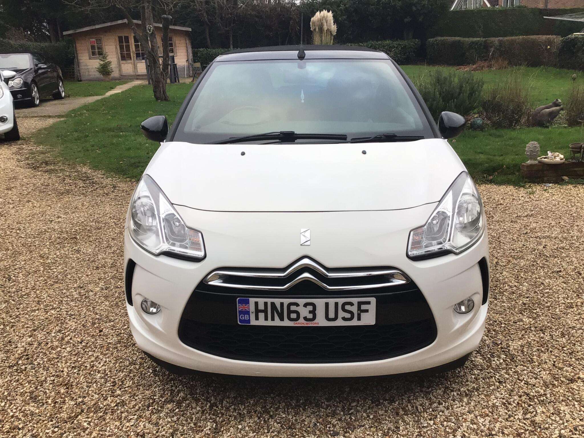 A 2014 CITROEN DS3 CABRIO 1.2 VTi DSign Euro 5 2dr A 2014 CITROEN DS3 CABRIO 1.2 VTi DSign Euro 5 2dr