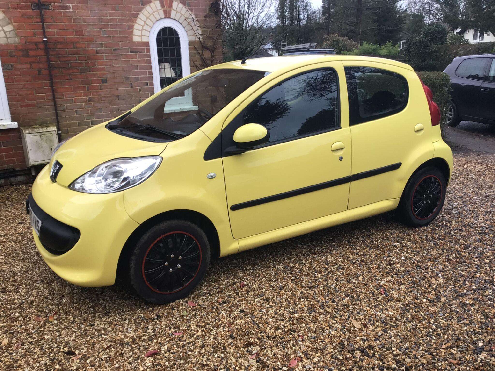 A 2010 PEUGEOT 107 1.0 12V Urban Euro 4 5dr A 2010 PEUGEOT 107 1.0 12V Urban Euro 4 5dr