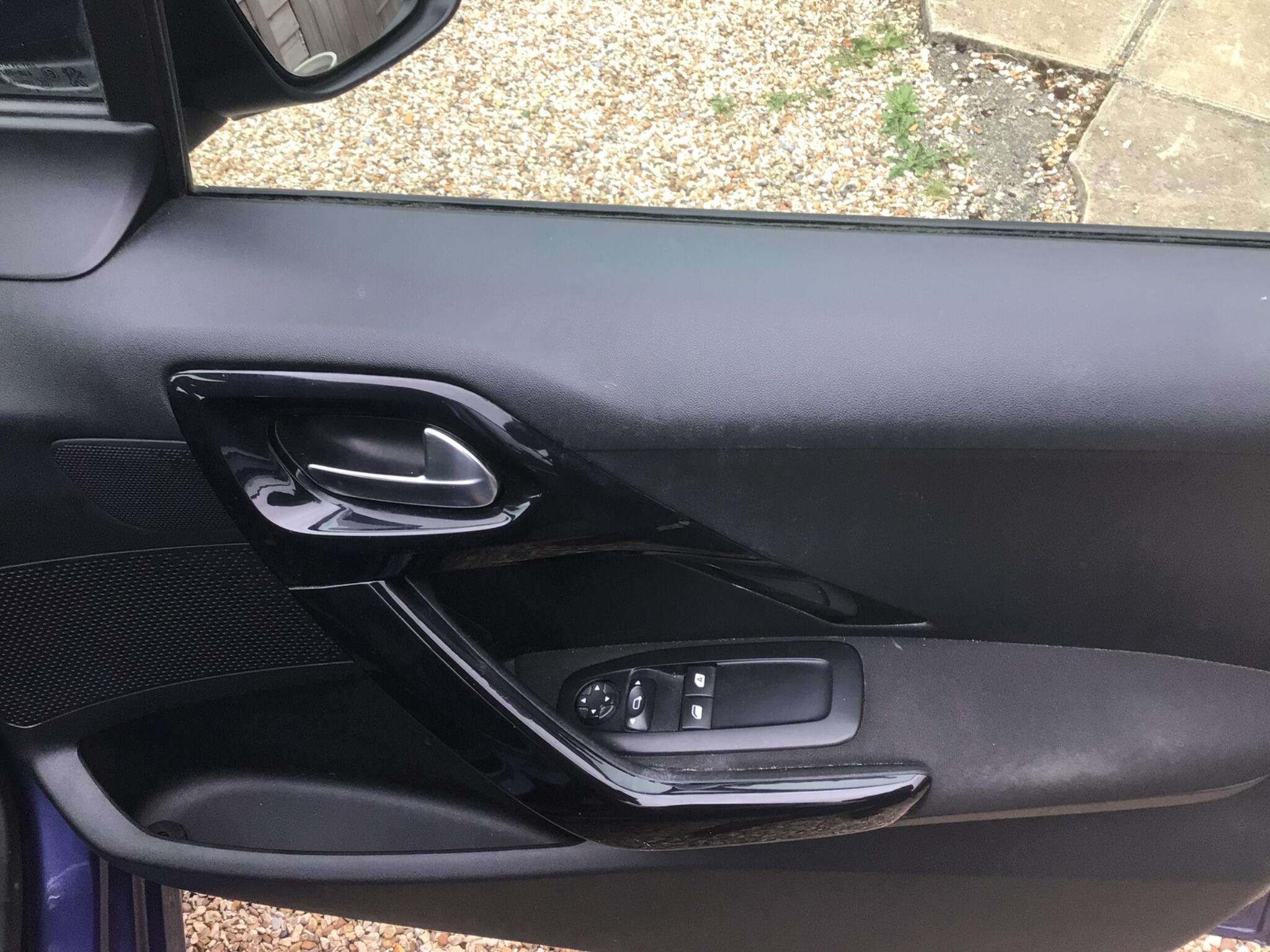 2014 PEUGEOT 208 2014 PEUGEOT 208