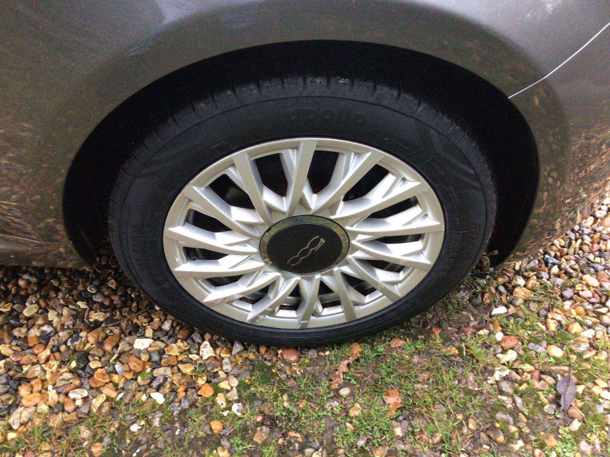 2017 FIAT 500 2017 FIAT 500