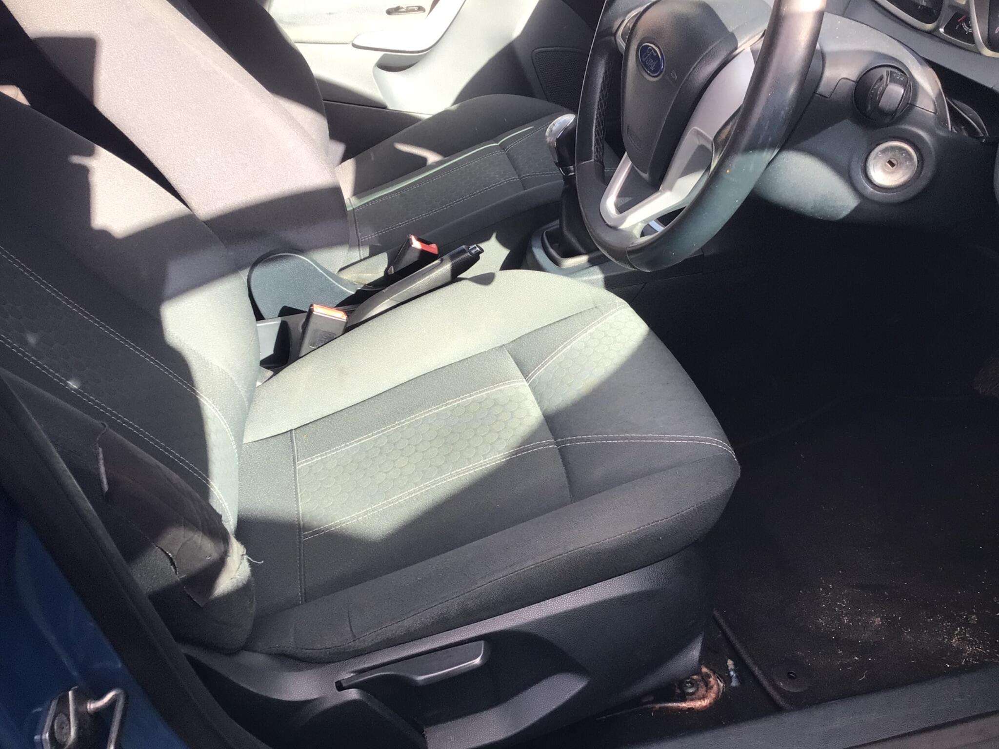 2010 FORD FIESTA 2010 FORD FIESTA