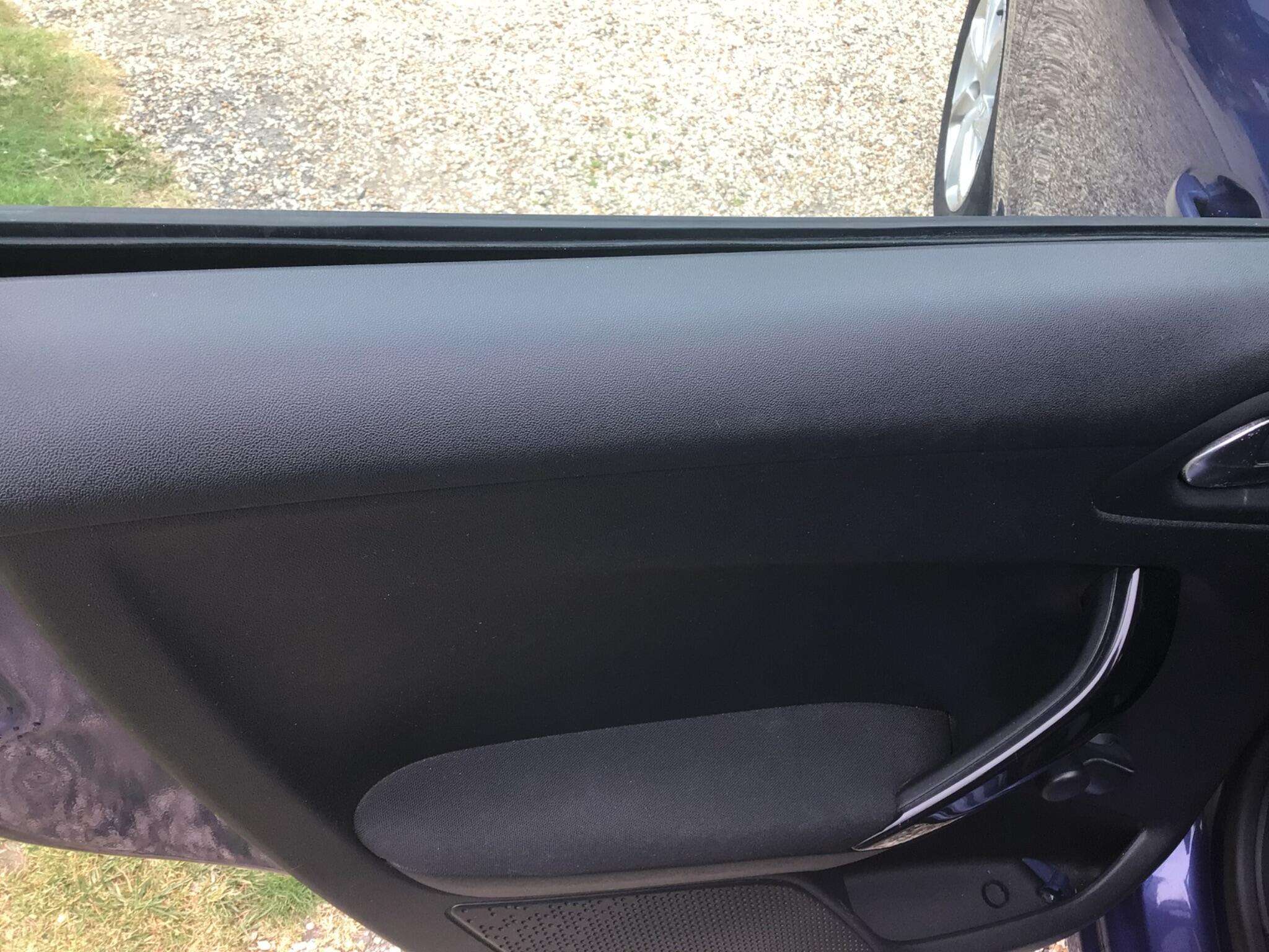 2014 PEUGEOT 208 2014 PEUGEOT 208