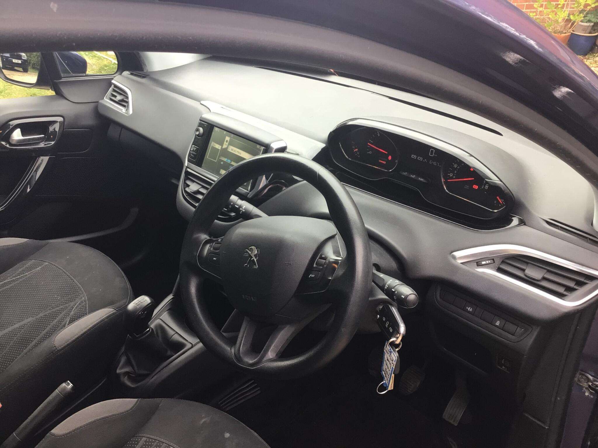 2014 PEUGEOT 208 2014 PEUGEOT 208