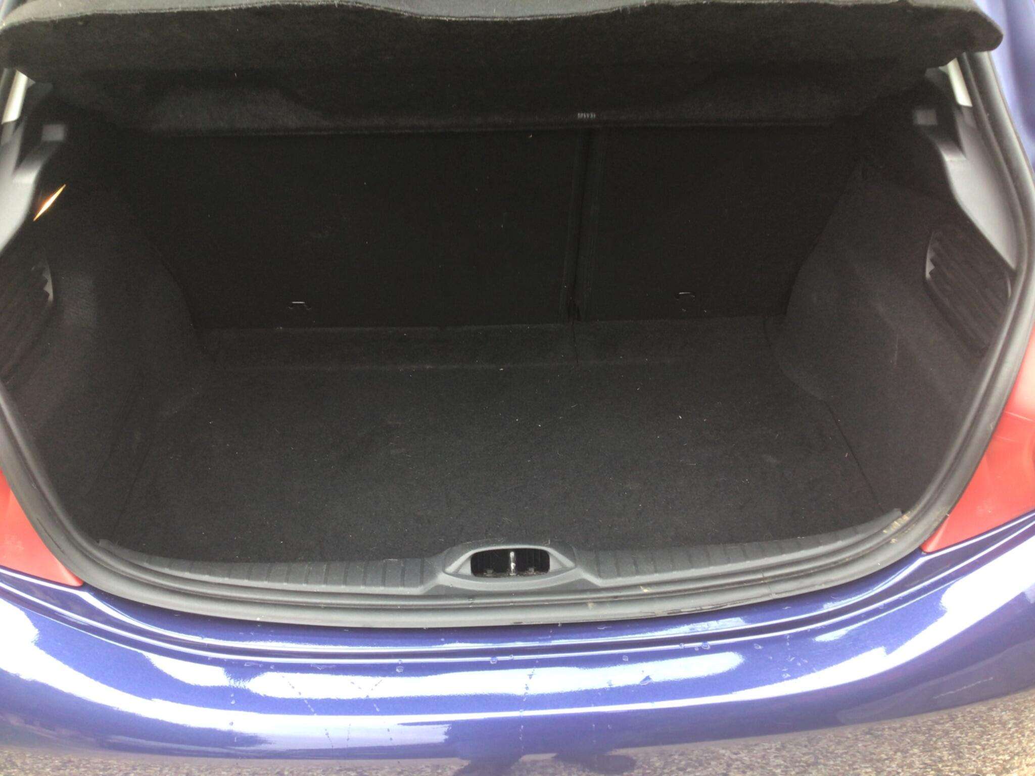 2014 PEUGEOT 208 2014 PEUGEOT 208