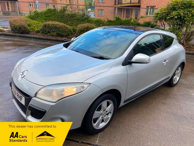 2011 RENAULT MEGANE 2011 RENAULT MEGANE