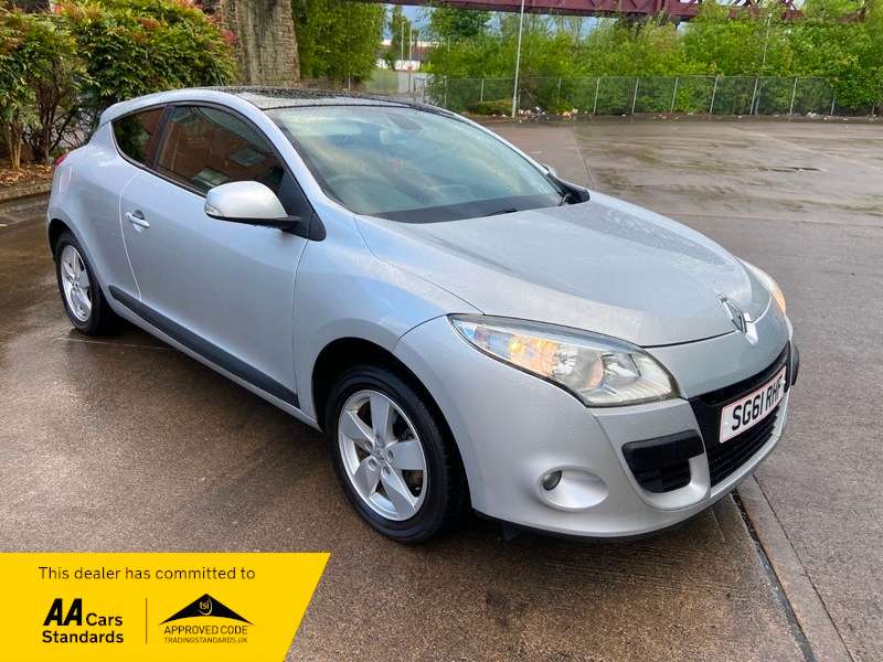 A 2011 RENAULT MEGANE DYNAMIQUE TOMTOM VVT A 2011 RENAULT MEGANE DYNAMIQUE TOMTOM VVT