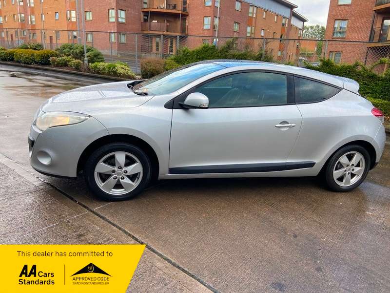 2011 RENAULT MEGANE 2011 RENAULT MEGANE