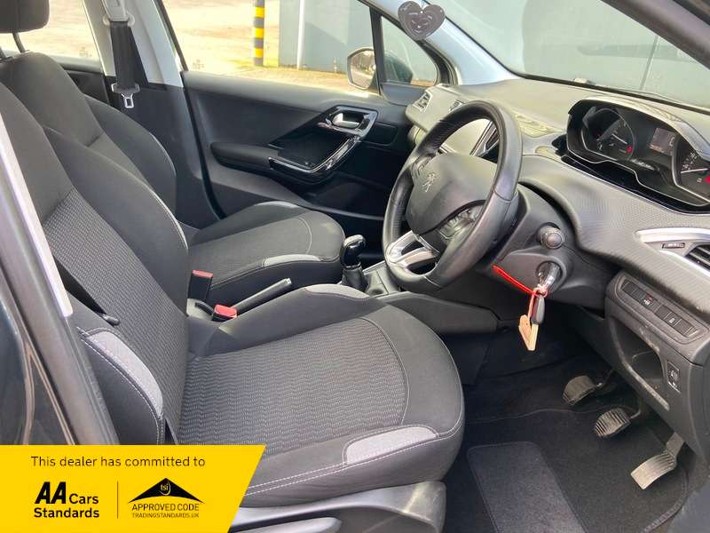 2015 PEUGEOT 208 2015 PEUGEOT 208