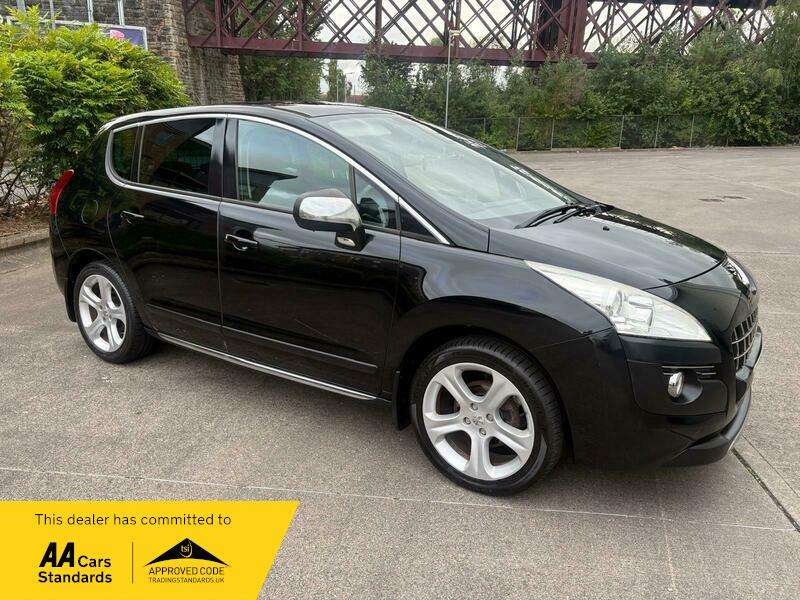 A 2013 PEUGEOT 3008 1.6HDI ALLURE MPV A 2013 PEUGEOT 3008 1.6HDI ALLURE MPV