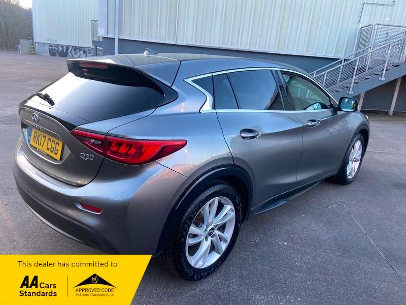 2017 INFINITI Q30 2017 INFINITI Q30