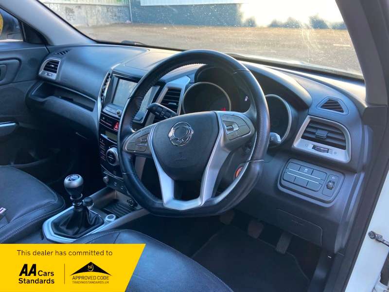 2015 SSANGYONG TIVOLI 2015 SSANGYONG TIVOLI