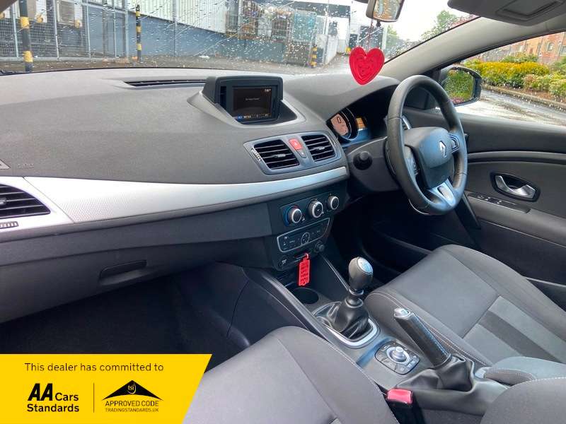 2011 RENAULT MEGANE 2011 RENAULT MEGANE