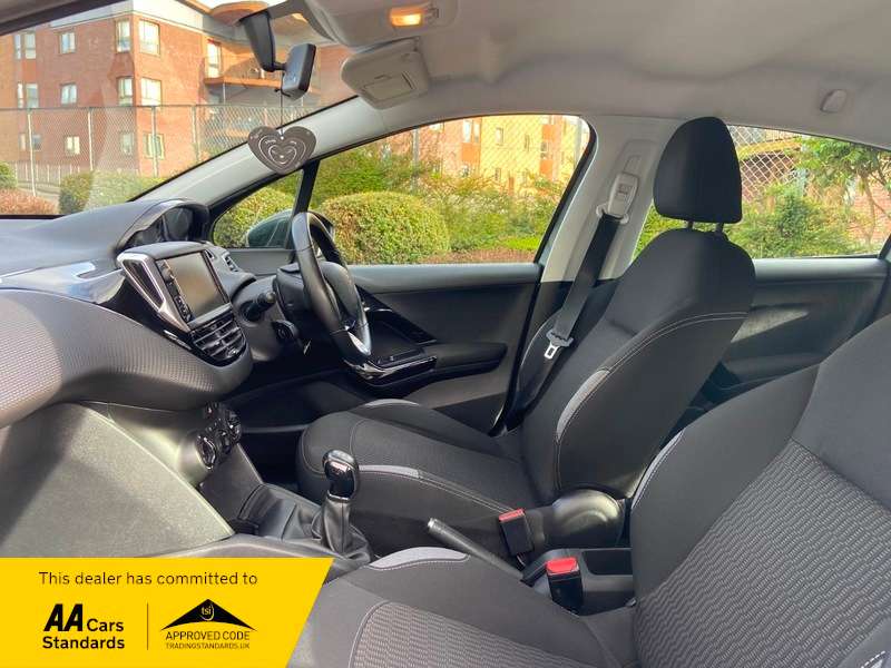 2015 PEUGEOT 208 2015 PEUGEOT 208