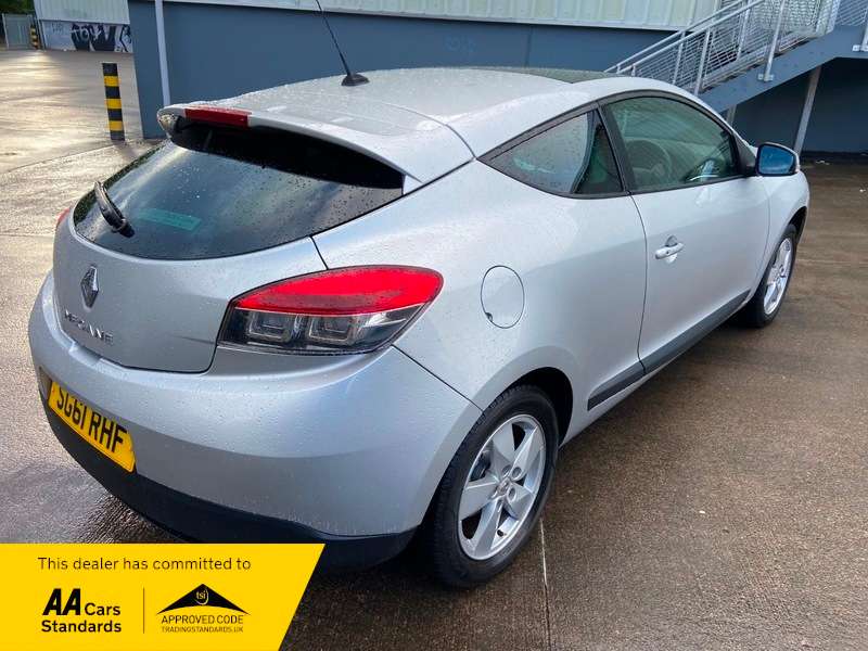 A 2011 RENAULT MEGANE DYNAMIQUE TOMTOM VVT A 2011 RENAULT MEGANE DYNAMIQUE TOMTOM VVT