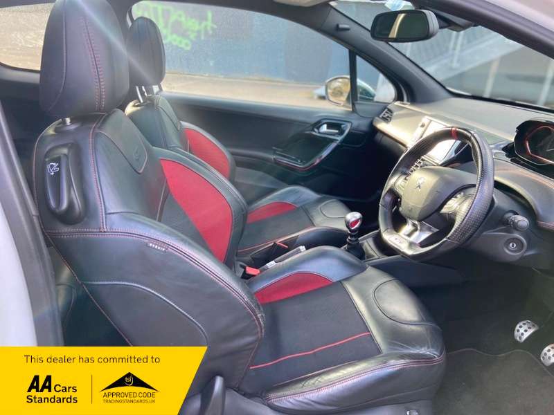 2015 PEUGEOT 208 2015 PEUGEOT 208