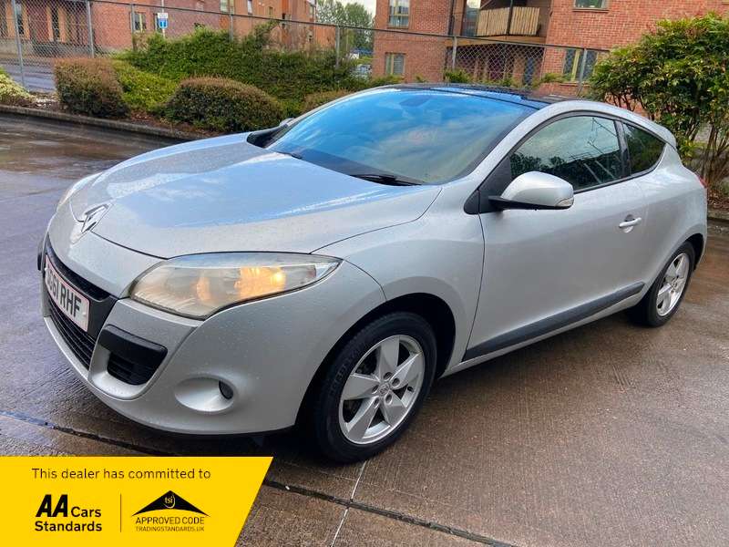 2011 RENAULT MEGANE 2011 RENAULT MEGANE