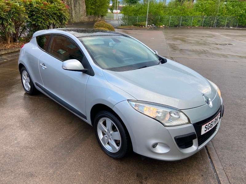 A 2011 RENAULT MEGANE DYNAMIQUE TOMTOM VVT A 2011 RENAULT MEGANE DYNAMIQUE TOMTOM VVT