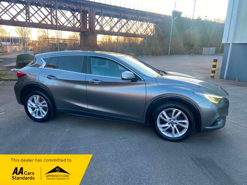 2017 INFINITI Q30 2017 INFINITI Q30