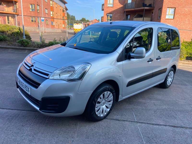 A 2016 CITROEN BERLINGO BLUEHDI FEEL 1.6HDI MPV A 2016 CITROEN BERLINGO BLUEHDI FEEL 1.6HDI MPV