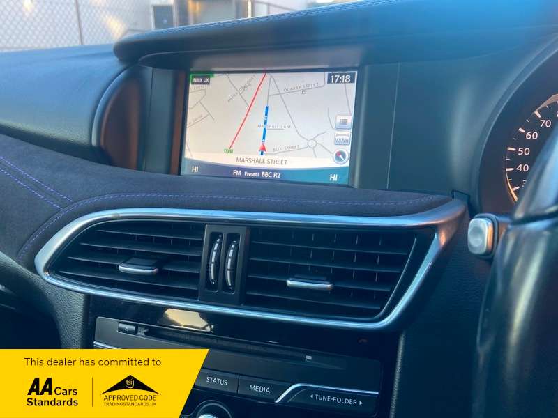 2017 INFINITI Q30 2017 INFINITI Q30