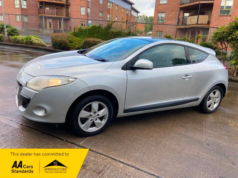 2011 RENAULT MEGANE 2011 RENAULT MEGANE