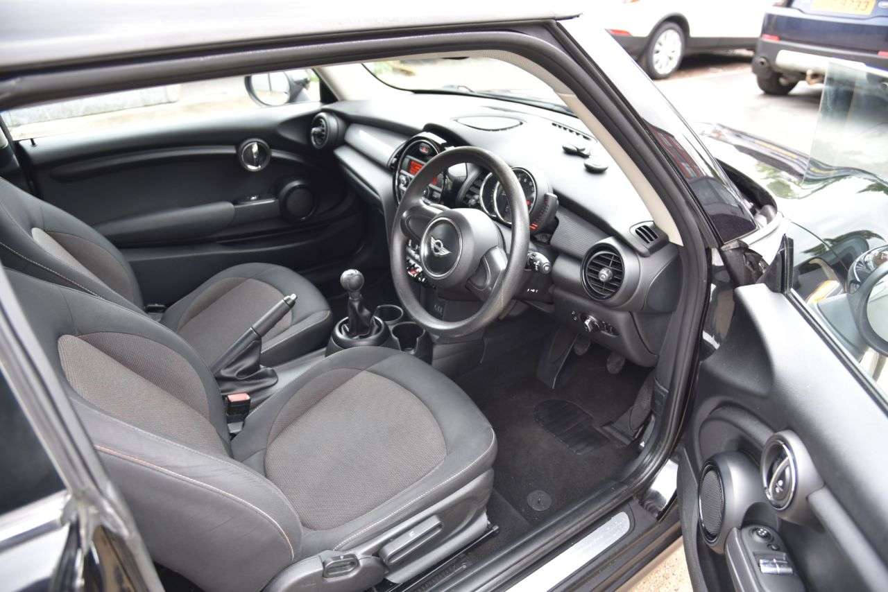 A 2016 MINI HATCH 1.5 Cooper D Hatchback 3dr Diesel Manual Euro 6 (s/s) (116 ps) DAB | BLUETO A 2016 MINI HATCH 1.5 Cooper D Hatchback 3dr Diesel Manual Euro 6 (s/s) (116 ps) DAB | BLUETO