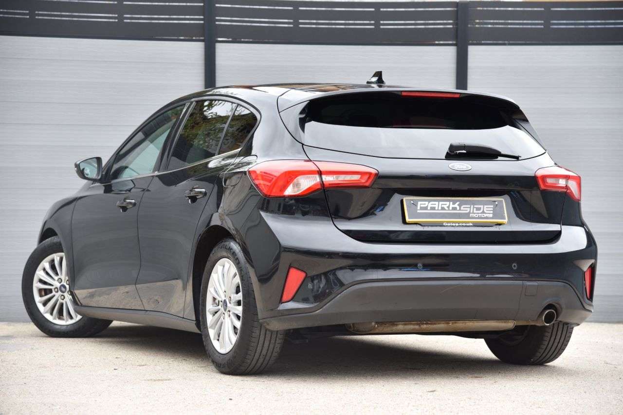 A 2020 FORD FOCUS 1.0T EcoBoost Titanium Hatchback 5dr Petrol Manual Euro 6 (s/s) (125 ps) 2 A 2020 FORD FOCUS 1.0T EcoBoost Titanium Hatchback 5dr Petrol Manual Euro 6 (s/s) (125 ps) 2