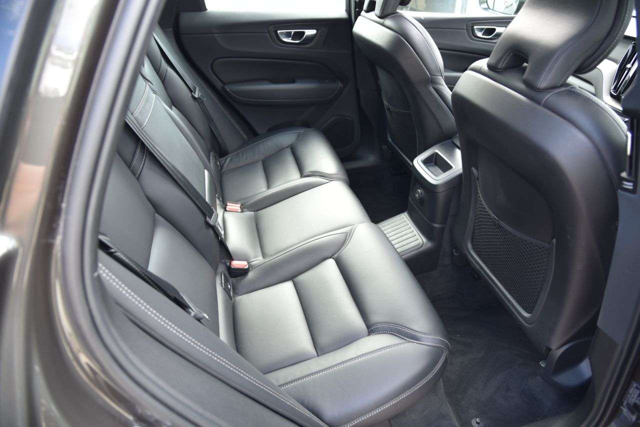 2021 VOLVO XC60 2021 VOLVO XC60